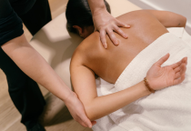 Massage cổ vai gáy chuyên sâu cải thiện đau mỏi